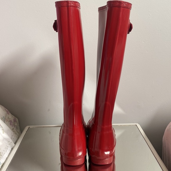Hunter women's original tall gloss bright red knee high waterproof rain boots - Picture 8 of 13